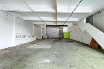 Warehouse Factory Seri Kembangan 1.5 Storey Light Industry Serdang