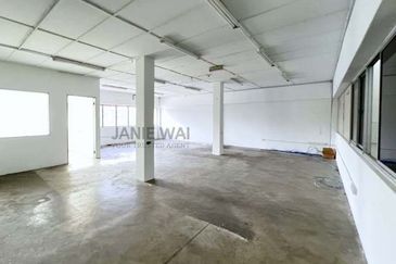 Warehouse Factory Seri Kembangan 1.5 Storey Light Industry Serdang
