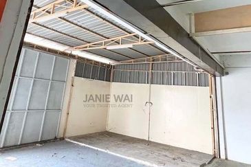 Warehouse Factory Seri Kembangan 1.5 Storey Light Industry Serdang