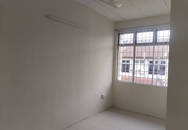 TAMAN LEMBAH IMPIANA