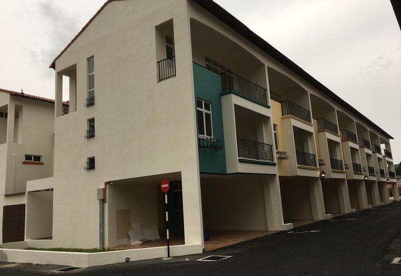 Modern & Spacious 3-Storey Terrace House Corner Lot in Sierra Pinang, Balik Pulau, Penang For Sale