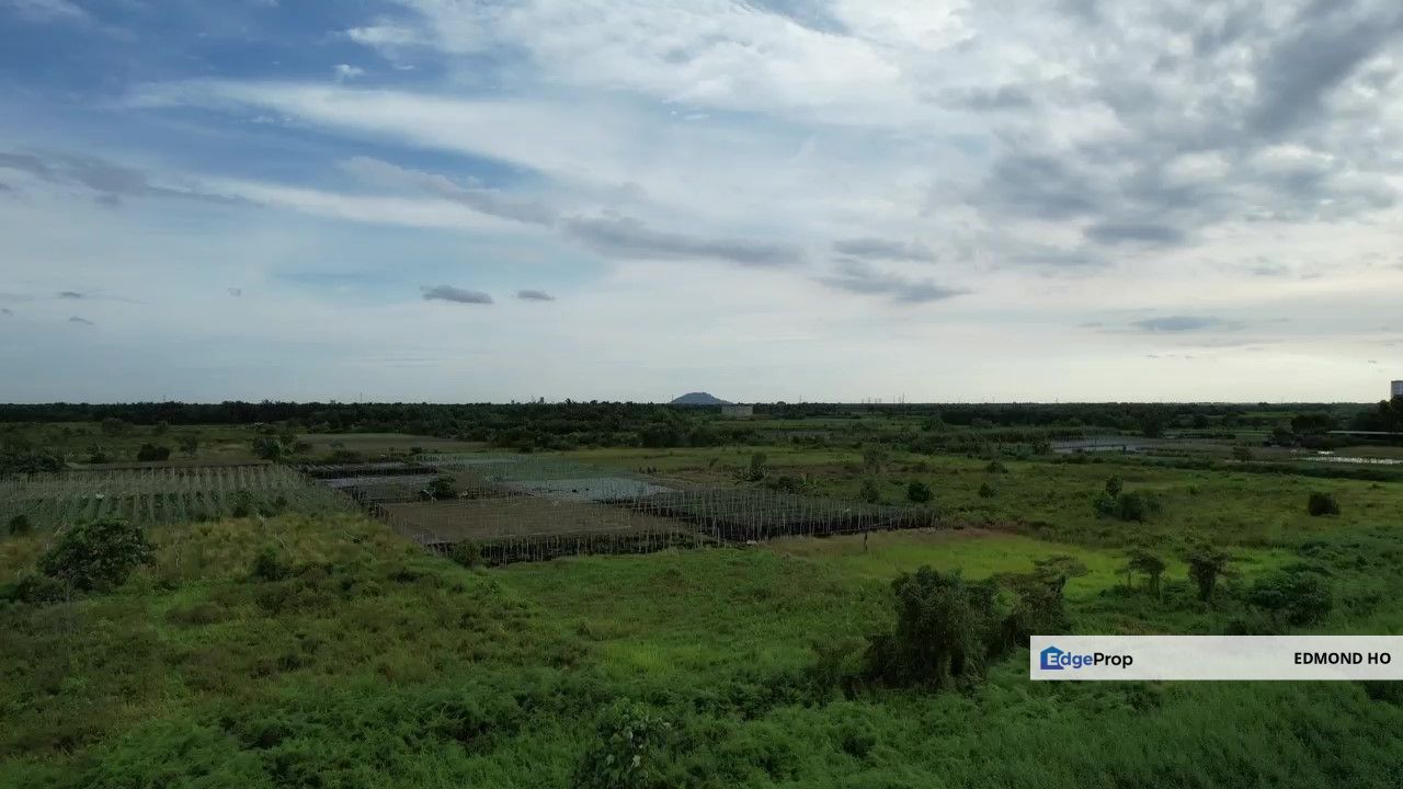 Agriculture land with infrastructure for rent in Johan Setia for Rental