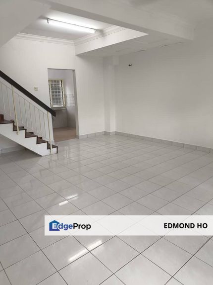 Double storey link house for sale at Puchong Utama, Selangor, Puchong
