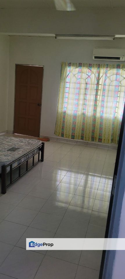 Near Infineon TI Well Maintain  2 storey Terrace For sales RM450k, Melaka, Batu Berendam