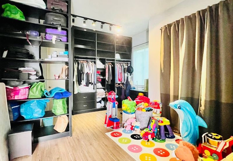 Lake Point Residence