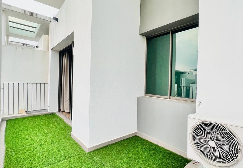 Lake Point Residence