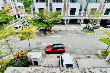 Lake Point Residence