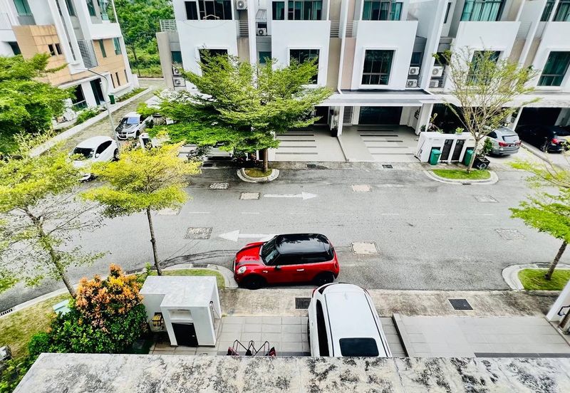 Lake Point Residence