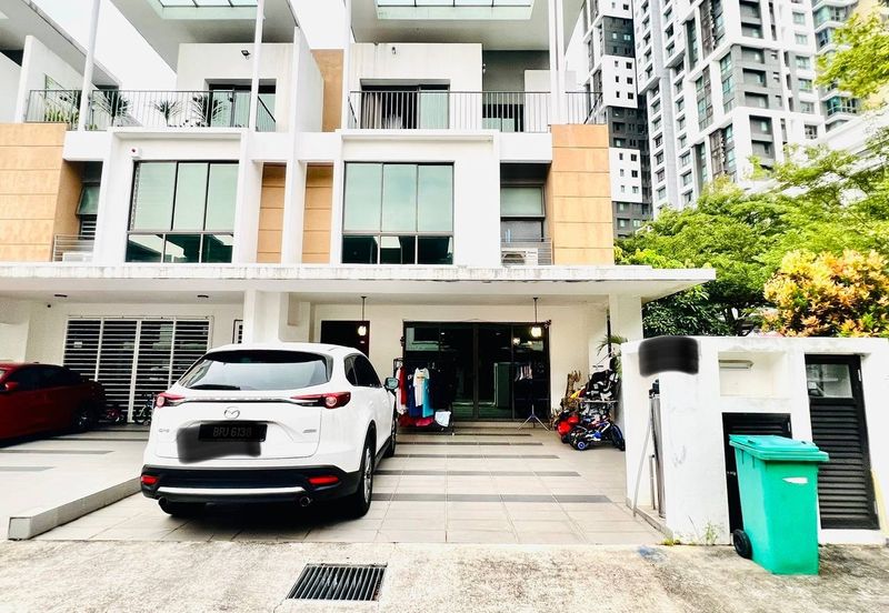 Lake Point Residence