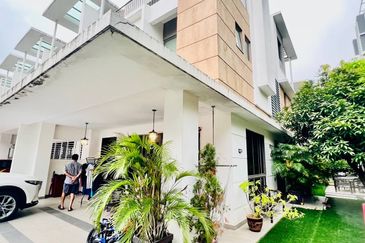 Lake Point Residence