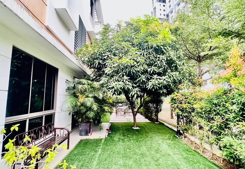 Lake Point Residence