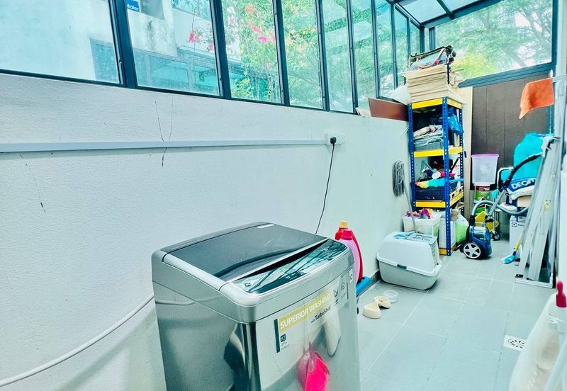 Lake Point Residence