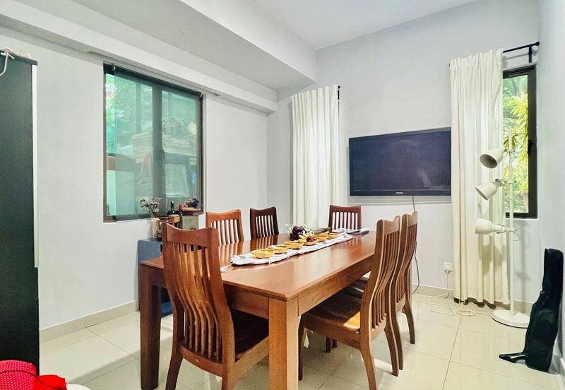 Lake Point Residence