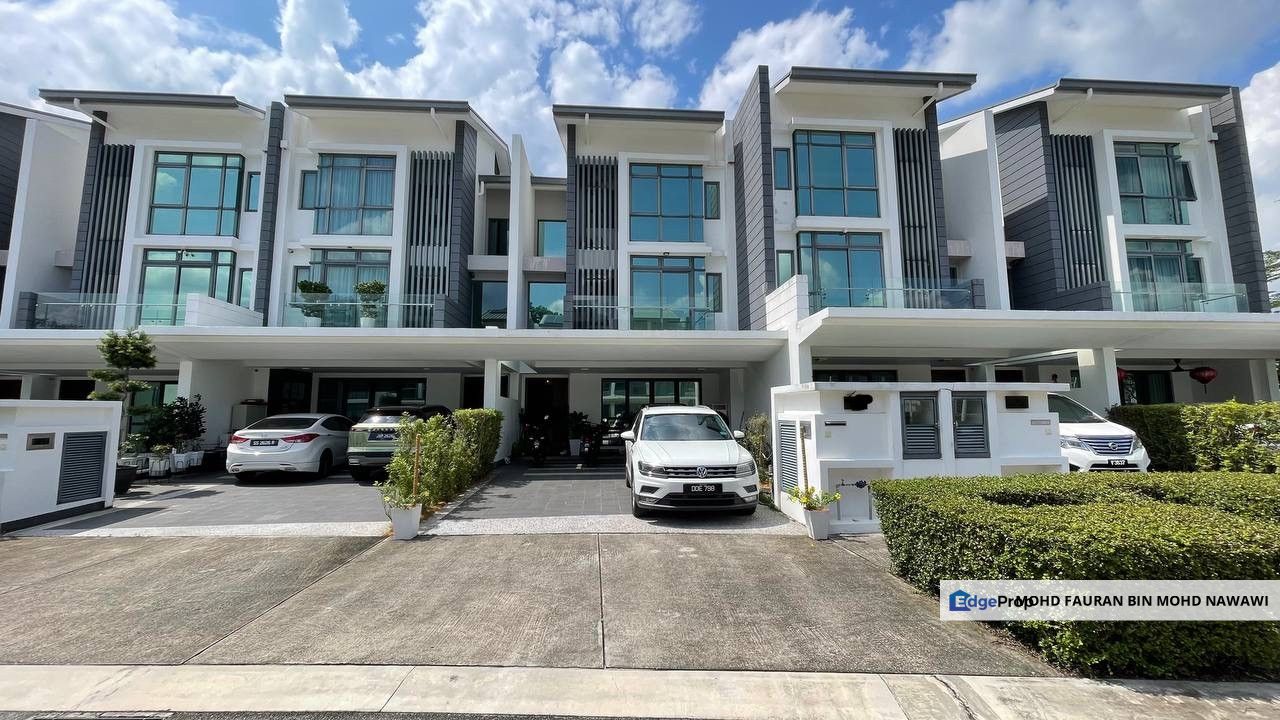 Sejati Residences 3 Storey Superlink RENOVATED Cyberjaya For Sale, Selangor, Cyberjaya