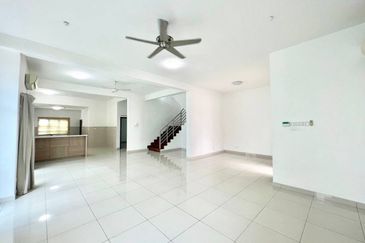 MYDiva, Perdana Lakeview East