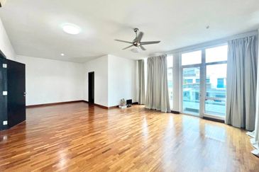 MYDiva, Perdana Lakeview East