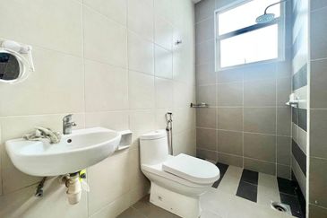 MYDiva, Perdana Lakeview East