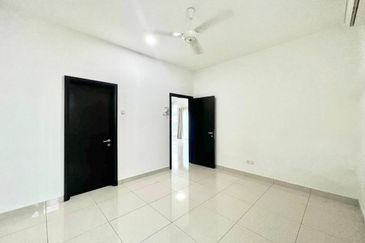 MYDiva, Perdana Lakeview East