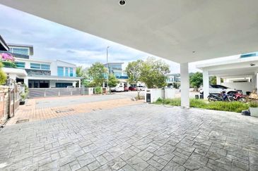 MYDiva, Perdana Lakeview East