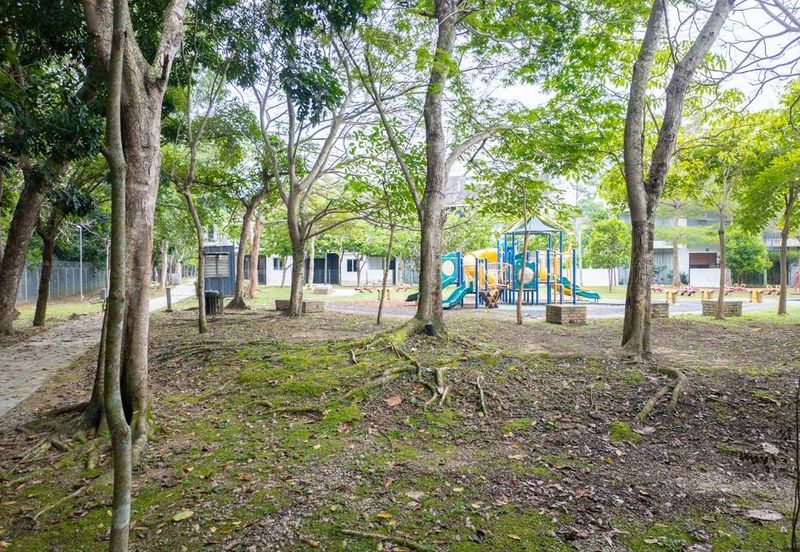 Summerglades, Perdana Lakeview West