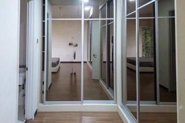 Summerglades, Perdana Lakeview West