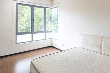 Summerglades, Perdana Lakeview West