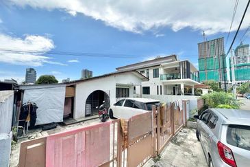 AU 1 (Datuk Keramat)