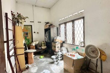 AU 1 (Datuk Keramat)