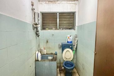 AU 1 (Datuk Keramat)