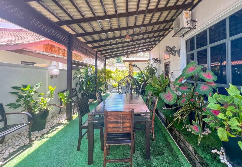 Puncak Pinggiran Putra