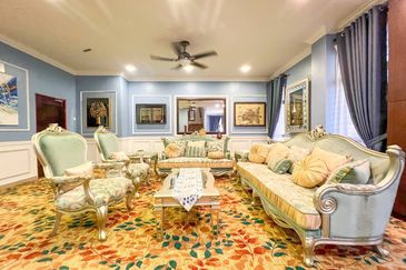 Puncak Pinggiran Putra