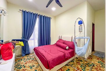 Puncak Pinggiran Putra