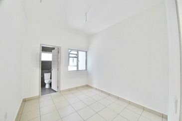 Anggun @ Bandar Ainsdale