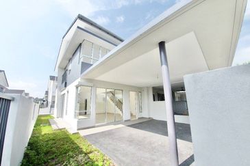 Anggun @ Bandar Ainsdale