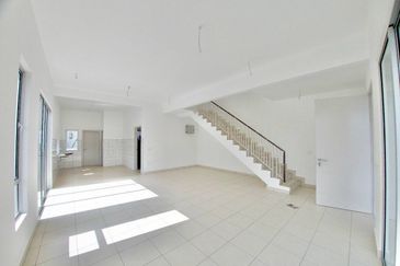 Anggun @ Bandar Ainsdale