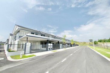 Anggun @ Bandar Ainsdale