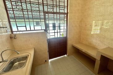 Teluki, Bukit Sentosa