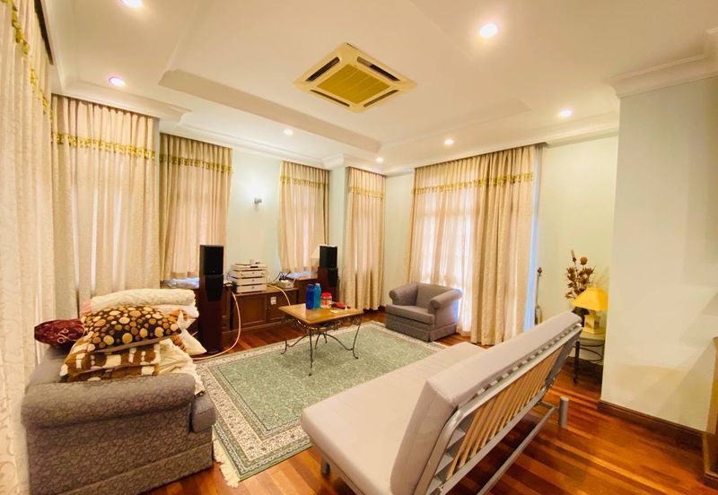 Perdana Lakeview East