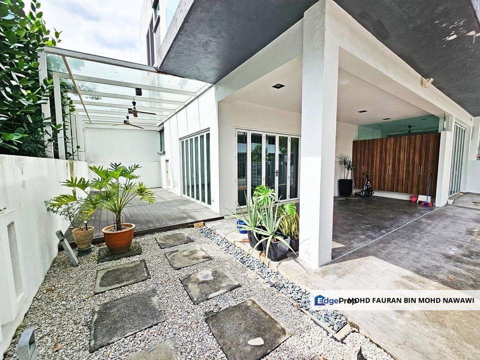Duta Suria 2.5 Storey Terrace END LOT+RENOVATED Ampang For Sale, Selangor, Ampang