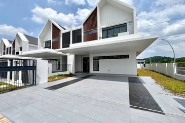 Elmina Green The Eighth @ City of Elmina