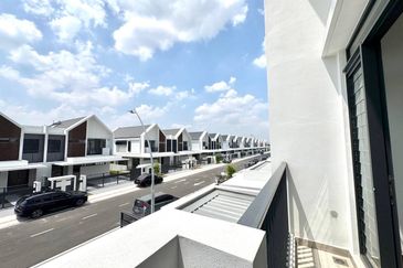 Elmina Green The Eighth @ City of Elmina