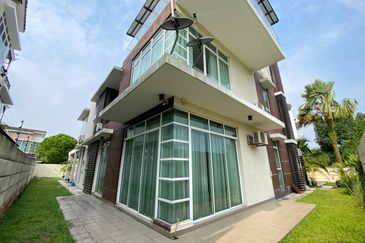 Avenue 6, Bandar Tun Hussein Onn