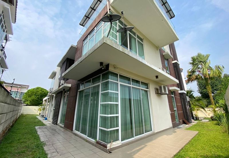 Avenue 6, Bandar Tun Hussein Onn