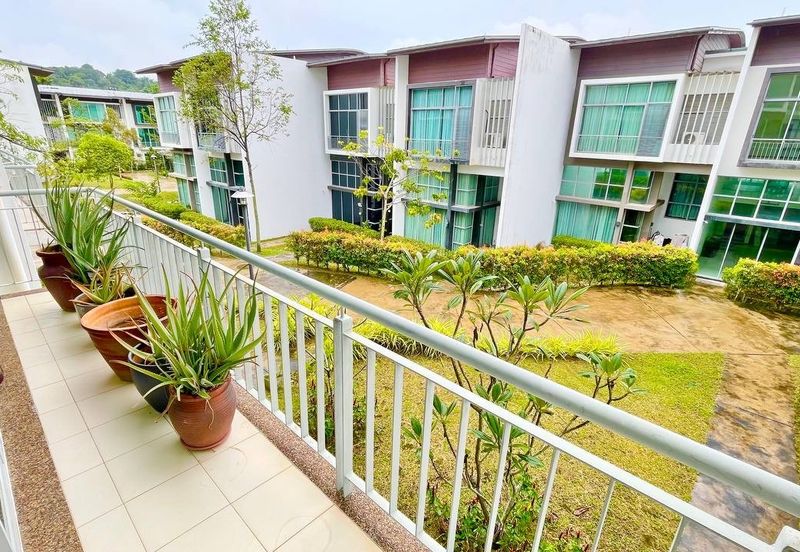 Symphony Hills Schumann