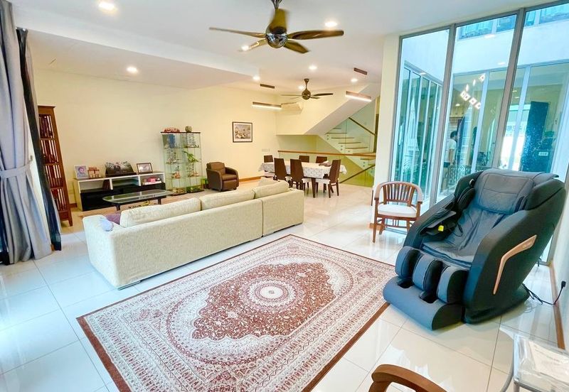 Symphony Hills Schumann