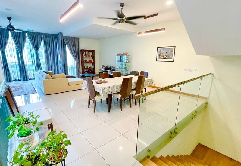 Symphony Hills Schumann