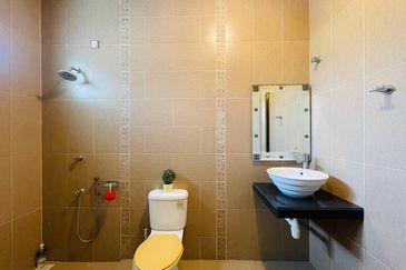 BANDAR ENSTEK (JENTAYU)