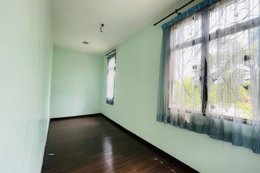 BANDAR ENSTEK (JENTAYU)