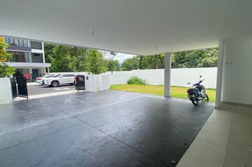 East 57 (Residensi Laman Timur)