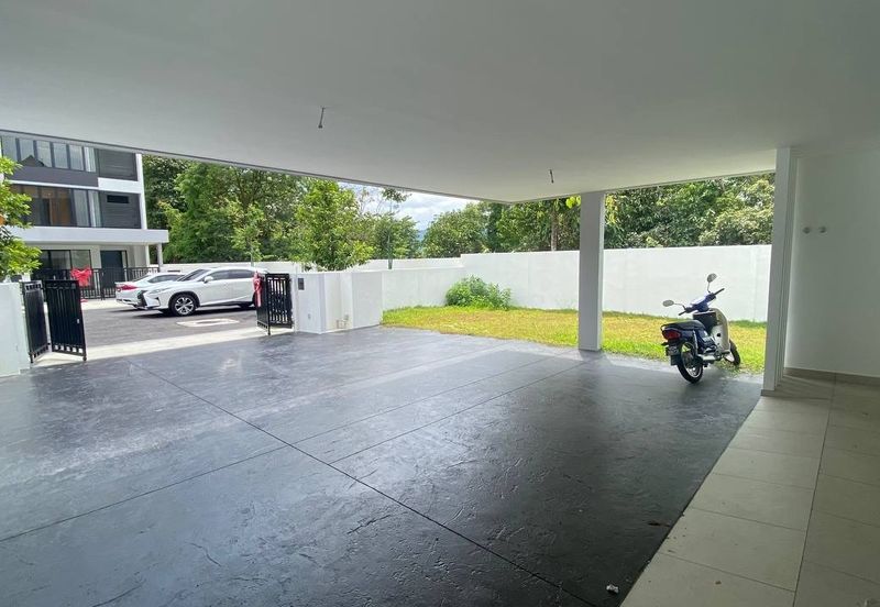 East 57 (Residensi Laman Timur)